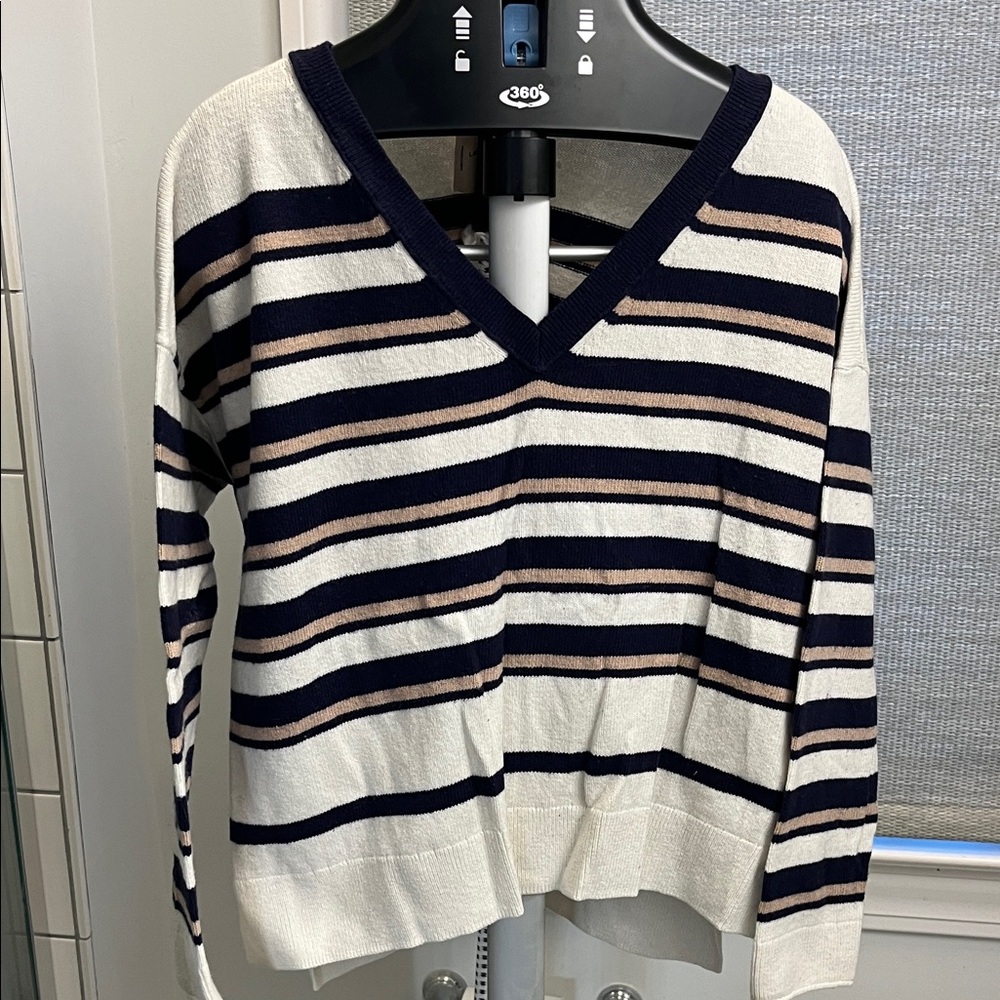 Lucky Brand Navy and Cream V-Neck Sweater